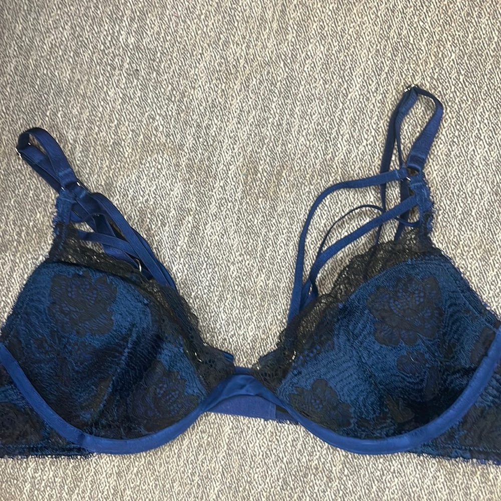 Victoria’s secret sexy bra